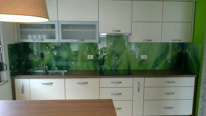 Steklene obloge za kuhinje